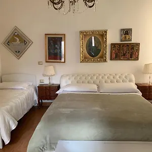 ** Couette-café San Nicola D'amare Italie